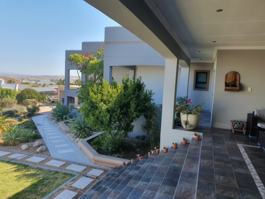4 Bedroom Property for Sale in Myburgh Park Western Cape
